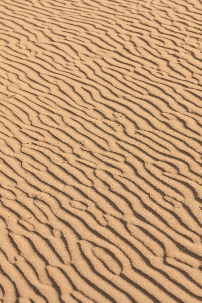 Teleobjetivo en fotografía de paisajes: Abstracción en la arena